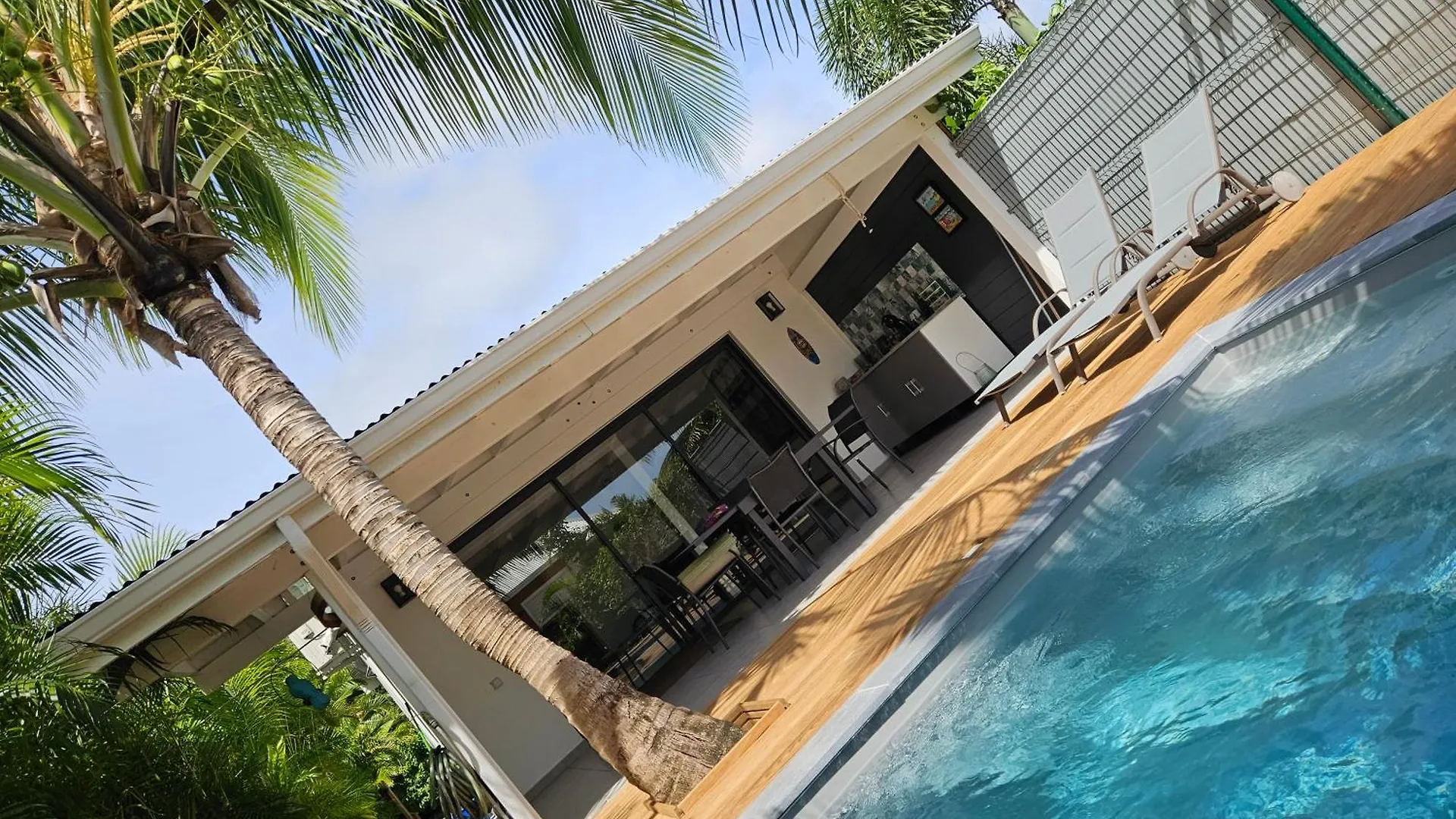Kaza Lenah Villa 2 Chambres Dont Une En Mezzanine, Piscine Et Cuve Tampon, Saint-Francois